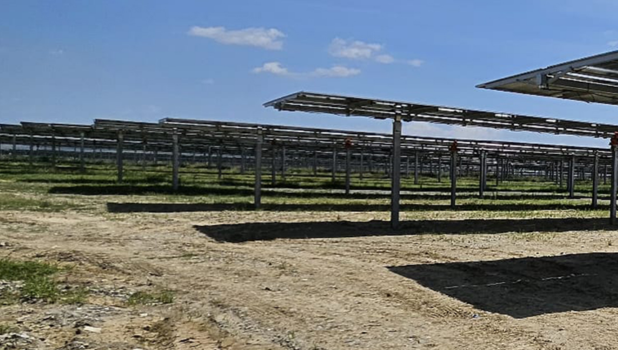 Noul parc fotovoltaic din Romania care dispune de sistem tracker al soarelui