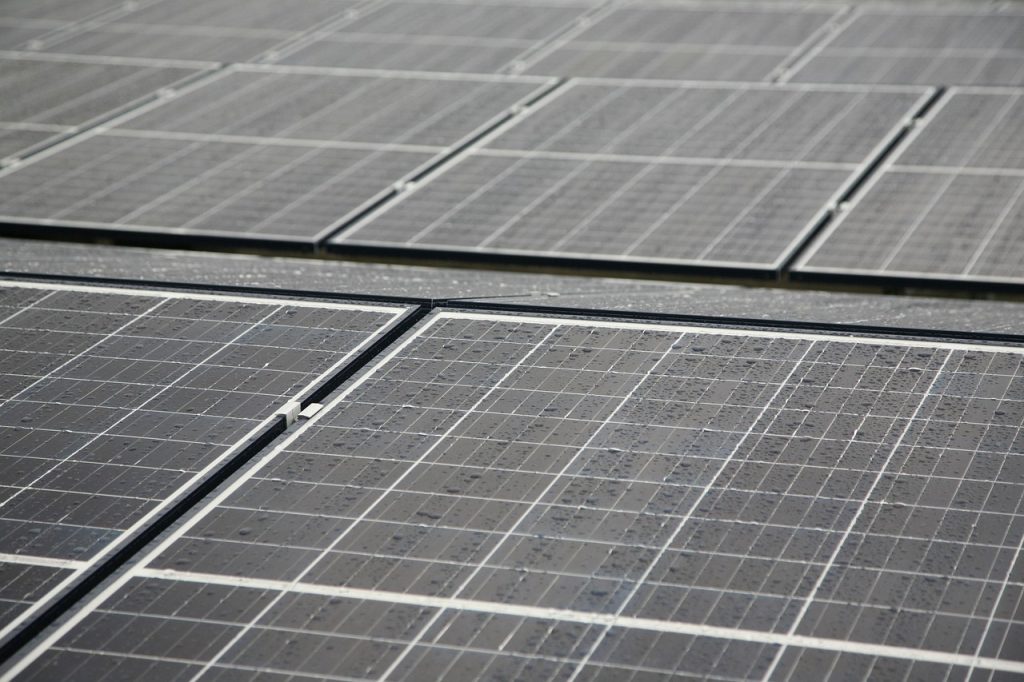 fraudă panouri fotovoltaice
