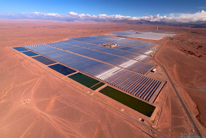 panouri solare în deșert